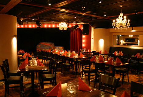 kaksi_kanaa_sali_468