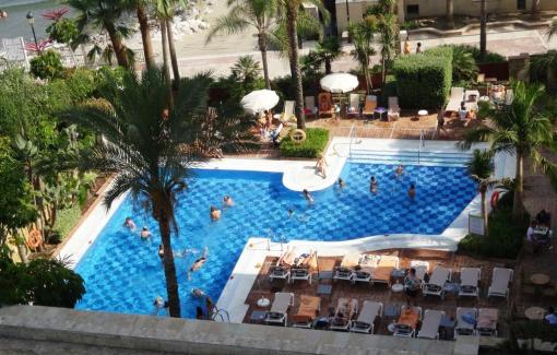 Pool at Fuerte Miramar - reijosfood.com