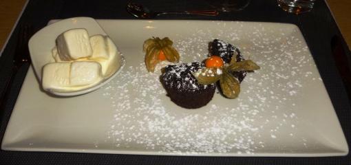 Muffin and ice-cream at Blue Peter - reijosfood.com