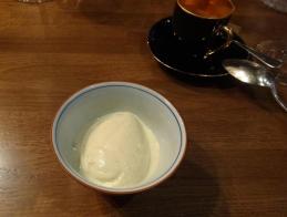 Vanilla ice-cream at Rikhards - reijosfood.com