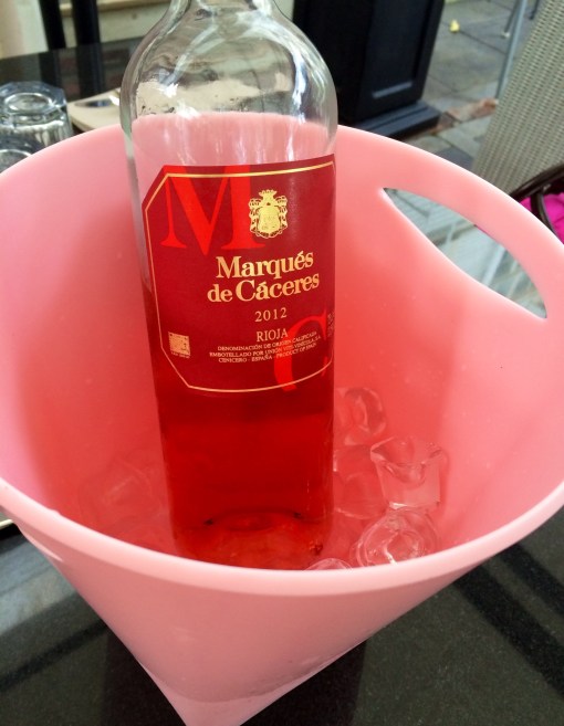 Rose wine at Valo - reijosfood.com