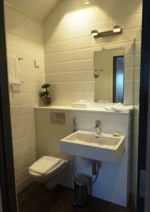 Regatta room 403 bathroom - reijosfood.com