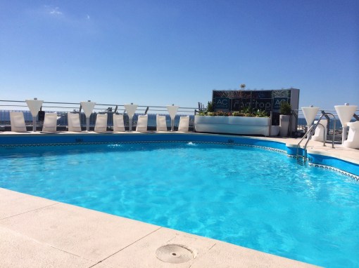 Rooftop pool - reijosfood.com