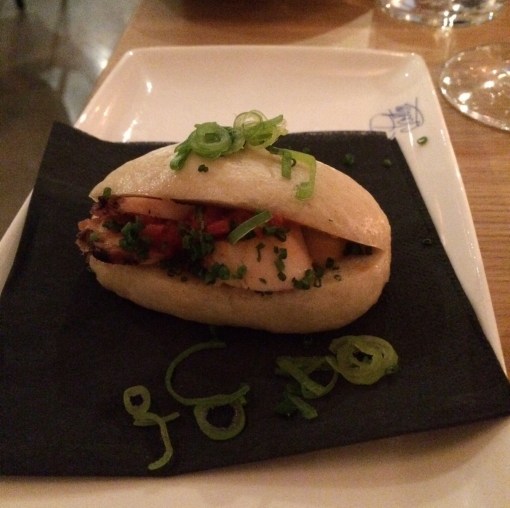 Octopus hot dog at Pastor - reijosfood.com