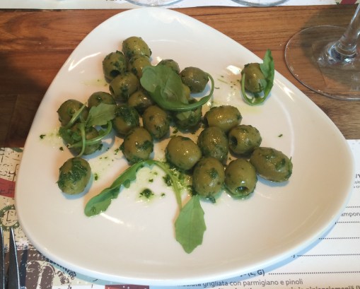 Olives at Tony's deli - reijosfood.com