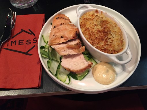 Chicken and Mac & cheese at The Mess - reijosfood.com